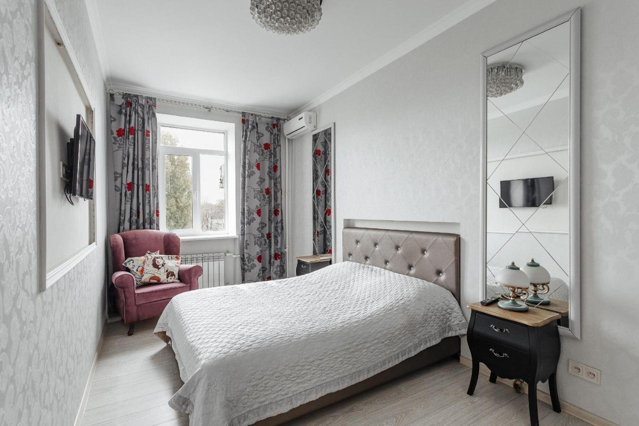 Apartment New 2 Bedrooms On Deribasovskay Str
