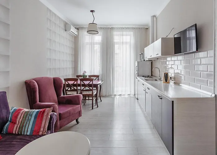New 2 Bedrooms On Deribasovskay Str