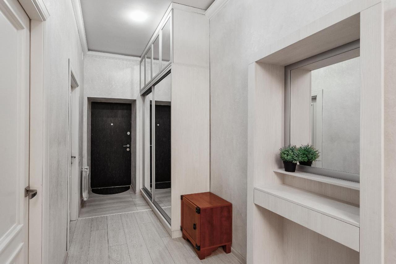 New 2 Bedrooms On Deribasovskay Str *